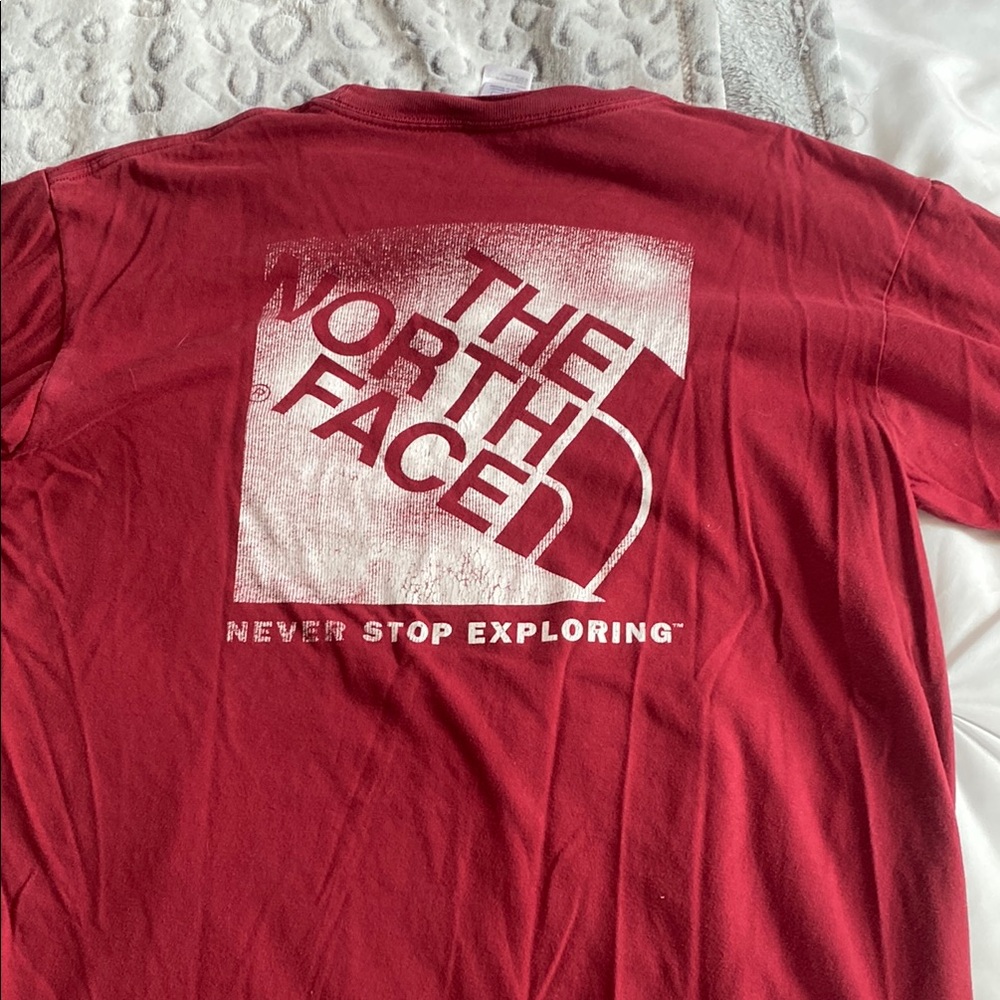 **FINAL CHANCE**The North Face Bold Red Short Sleeve Tee